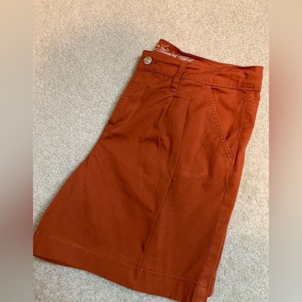 Gloria Vanderbilt Women‎ Slimming Effect Pleated Shorts Size 8